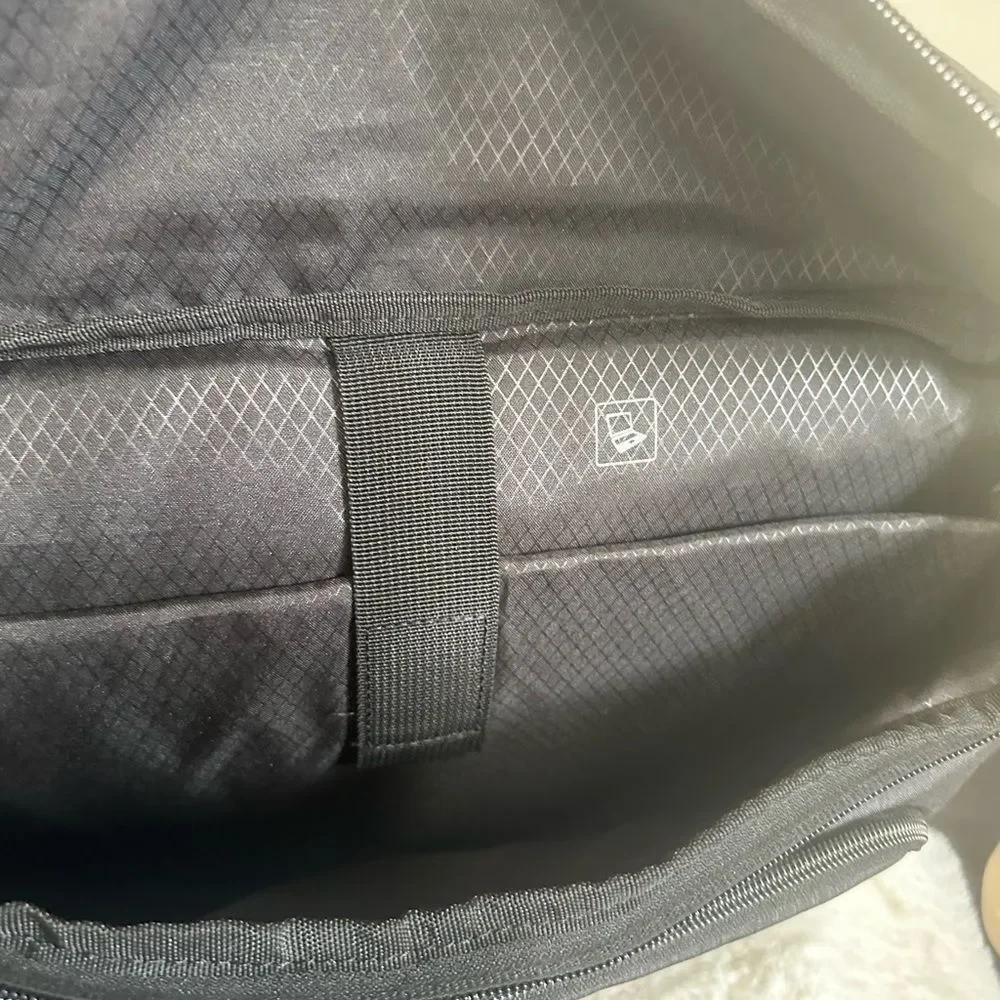 Samsonite Modern Utility Computer Laptop Messenger Travel Bag Dark Charcoal Gray